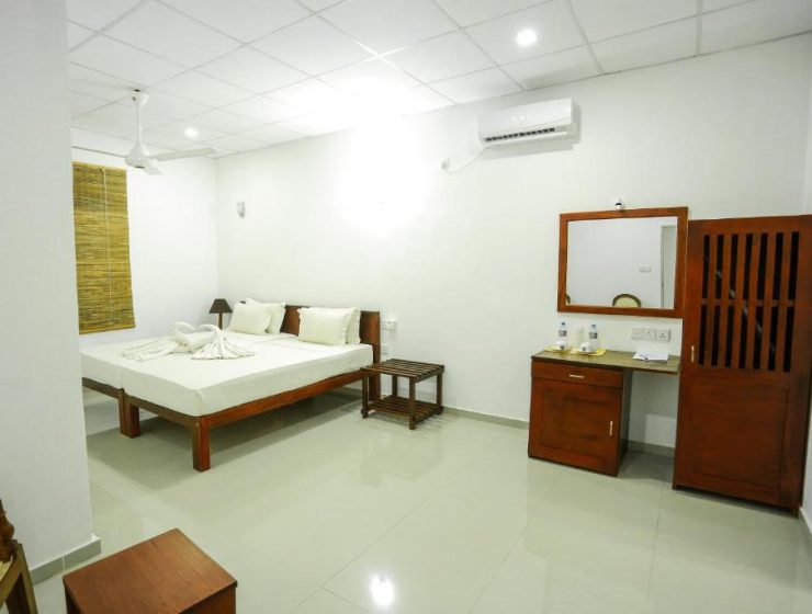 12 Bedroom Villa in Habarana – 23143