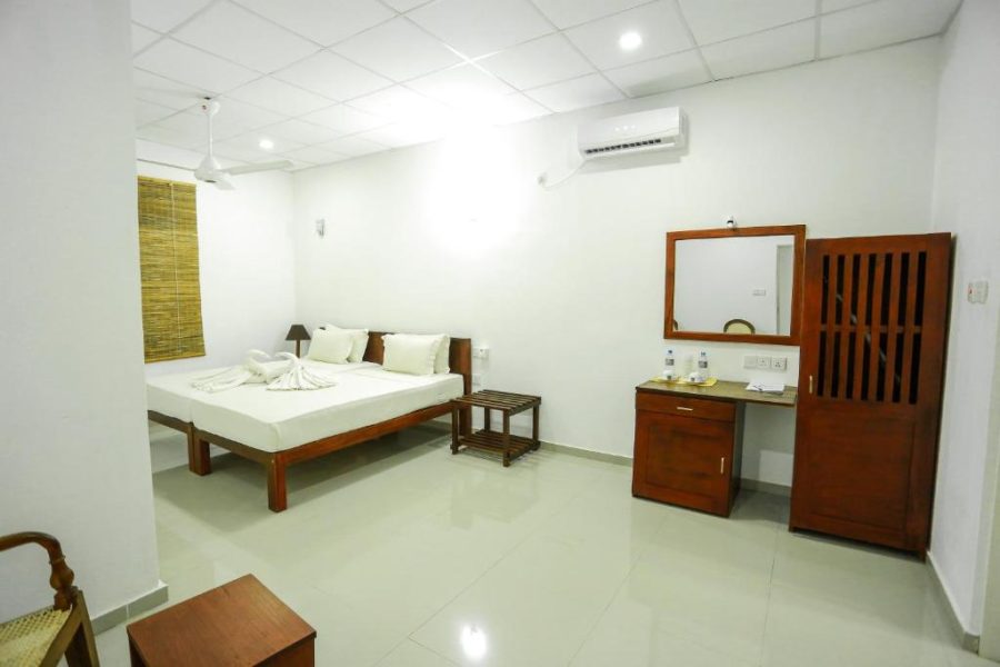 12 Bedroom Villa in Habarana – 23143