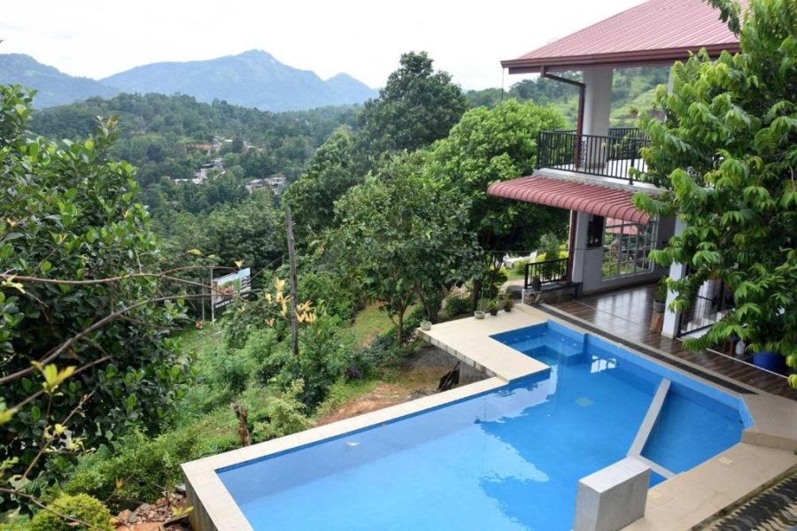 12 Bed Rooms Bunglow Gampola