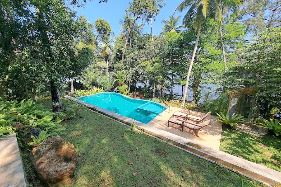 8 Bedroom Villa in Hikkaduwa – 26818