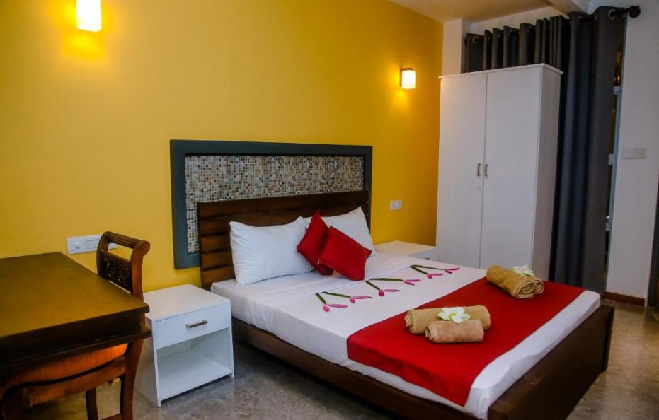 11 Bed Rooms Hotel Mirissa
