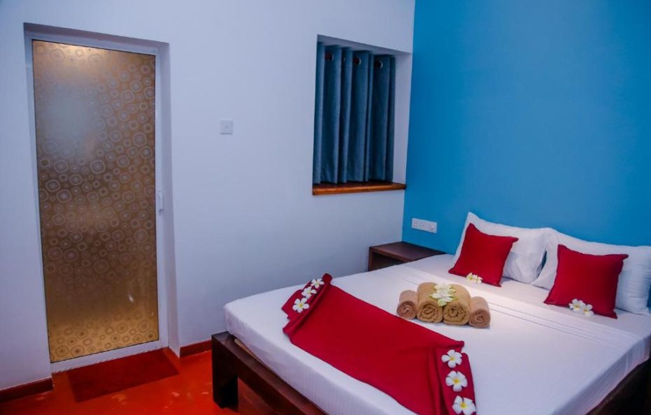 11 Bed Rooms Hotel Mirissa