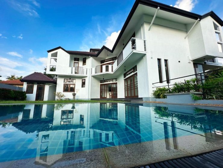 5 Bed Rooms Luxury Villa in Colombo