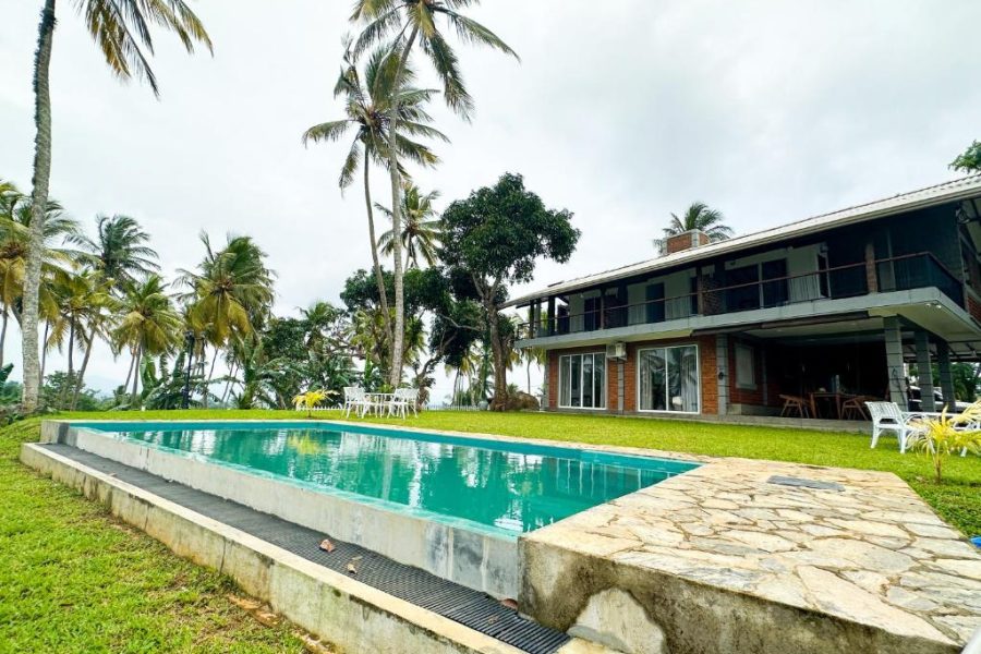 La Hena Villa, Hakmana