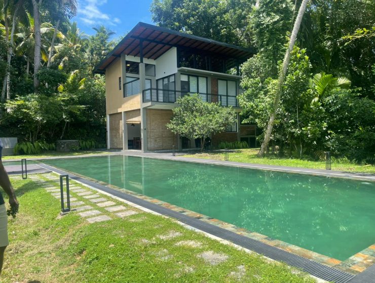 Serenity Cove Villa – Luxurious 5-Bedroom Retreat in Kosgoda
