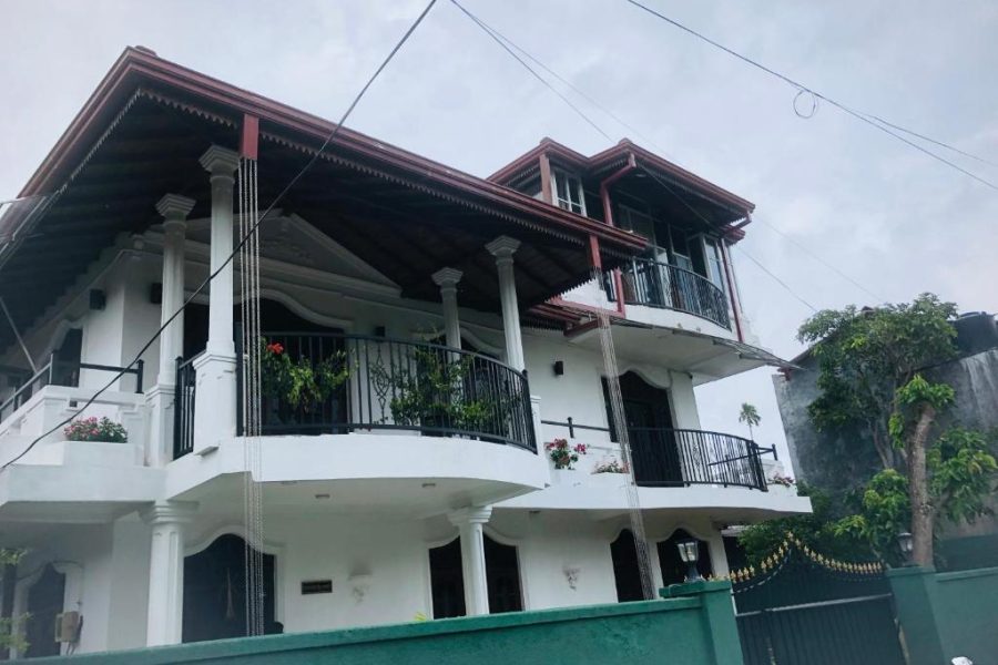 The Lunar Lodge, Aluthgama