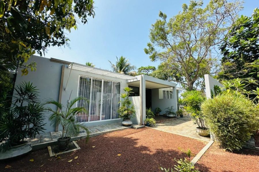 4 Bedroom Villa in Hikkaduwa – 38060