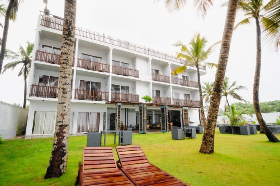 12 Bedroom Beachfront Villa Induruwa