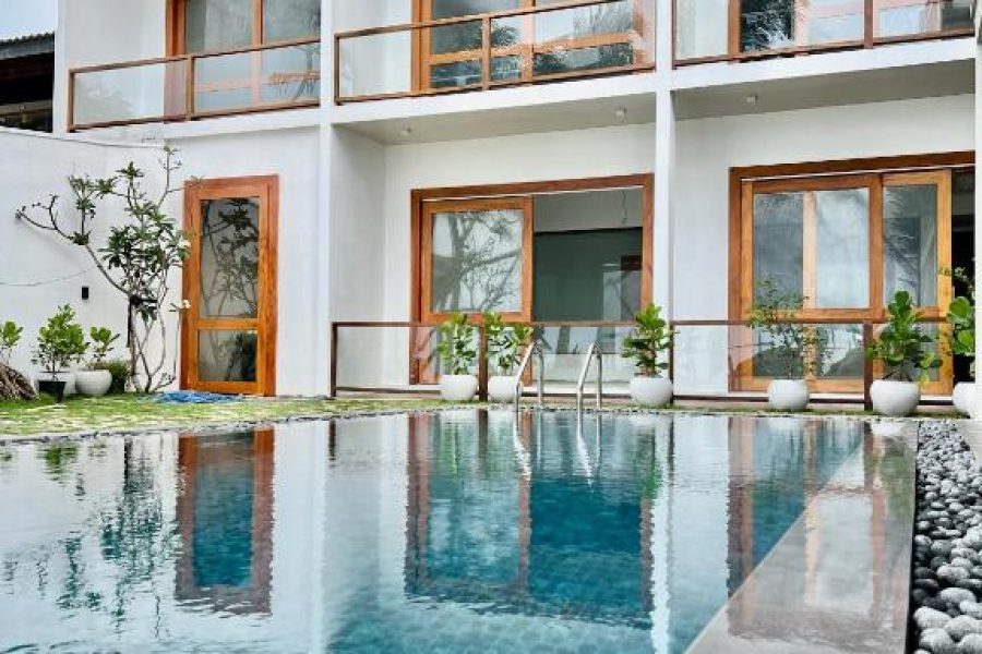 8 Bedroom Beachfront villa in Ahangama